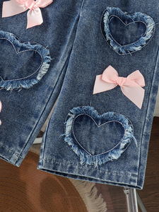 Set Casual per <span class=keywords><strong>Bambina</strong></span>, <span class=keywords><strong>Felpa</strong></span> a Righe Rosa e <span class=keywords><strong>Bianca</strong></span> a Maniche Lunghe + Jeans con Motivo a Cuori e Fiocchi, Set Carino 2 Pezzi - Product Image 6