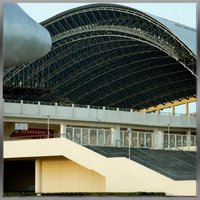 Structure en acier sur mesure pour toit de stade, treillis spatial, grande portée, sans colonnes, pour bâtiment de tribune avec auvent