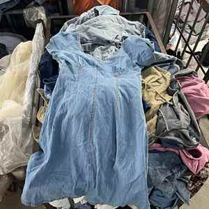 Jeans pour hommes, Robes en jean de qualité pour femmes, Robes en denim pour femmes, Vêtements d'occasion pour femmes, Balles de vêtements usagés - Product Image 5