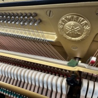 Piano Tegak YUX Buatan Hamamatsu Asli, Resonansi Kaya, Sentuhan Seimbang untuk Pembelajaran Lanjutan dan Pertunjukan di Rumah