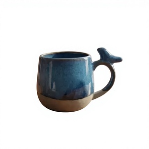 แก้วกาแฟเซรามิกทำมือ สีน้ำเงินไล่เฉด พร้อมหูจับรูปนก ดีไซน์ทันสมัย ความจุมาก ป้องกันการรั่วซึม ใช้กับเครื่องล้างจานและไมโครเวฟได้ - Product Image 1
