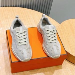 Chaussures de marche décontractées pour hommes en daim ajouré, importées d'Italie, authentiques, avec semelle extérieure en caoutchouc souple et amortissante - Product Image 1