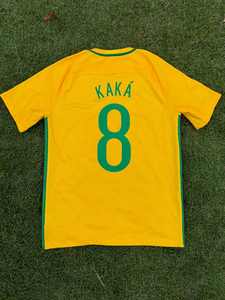 Uniformes de Futebol Personalizados para Dropshipping 2025, Secagem Rápida, Conjunto Retro Amarelo, Impressão por Transferência Térmica, 100% Poliéster Kaka - Product Image 1