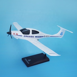 Modelo de Avión RuiXiang Airline DA-40 Escala 1:26.7 30cm Negociable - Pedidos al por Mayor para Agentes de Compras Asiáticos - Product Image 1