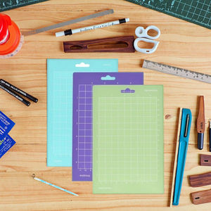 <span class=keywords><strong>Outils</strong></span> de découpe pour <span class=keywords><strong>Cricut</strong></span> <span class=keywords><strong>Maker</strong></span>, tapis de découpe adhésif quadrillé antidérapant pour l'artisanat, 12*8 pouces, 15 ans d'expérience en usine - Product Image 1