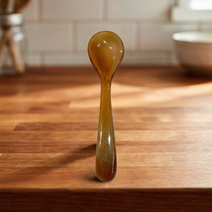 Cuillère à long manche en corne de buffle véritable, motif naturel et logo personnalisé, taille et design variés, utilisations multiples - Product Image 1