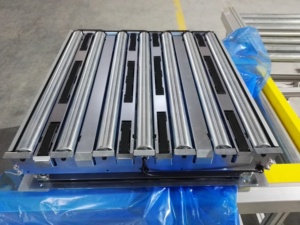 Mesin Transfer <span class=keywords><strong>Roller</strong></span> <span class=keywords><strong>Conveyor</strong></span> Putar <span class=keywords><strong>90</strong></span> Derajat 180 Derajat dengan Pengangkat dan Pengalih Pop-up - Product Image 5