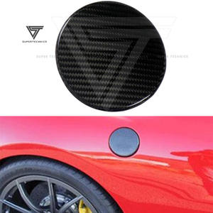 Tapa de combustible de fibra de carbono de alta calidad para <span class=keywords><strong>Ferrari</strong></span> F458 Italia 2011 Spider Speciale 2016 458 tapa de tanque de combustible de coche - Product Image 2