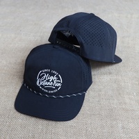 Topi Snapback Olahraga Pria 5 Panel Pinggiran Datar Berkualitas Tinggi dengan Logo Custom, Lubang Laser Premium, Cepat Kering, Dilengkapi Tali