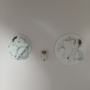 Plaque de base musicale en plastique à activation vocale, boîte à piles 3V, mouvement de polo aquatique, lumière clignotante - Tous les effets contrôlés par votre voix - Product Image 3