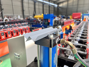 Machine de profilage de charpentes en acier, machine de fabrication de poutrelles métalliques en acier galvanisé pour panneaux de contrôle en acier profilé en W - Product Image 3