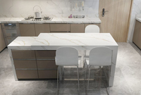 Prix des dalles de marbre Calacatta Gold nano-cristallisé perfectionné pour plans de travail de cuisine, meubles-lavabos de salle de bain et dessus de table en marbre