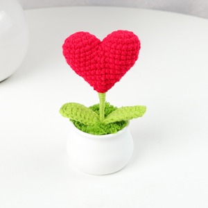 Vente en gros usine – Fleur en forme de cœur d'amour au crochet faite à la main dans un pot, support tricoté – Décoration de bureau mignonne, cadeau pour professeur, ami - Product Image 4