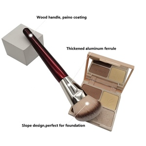 Pinceau de maquillage pour fond de teint à face inclinée avec manche en bois naturel, pinceau de fond de teint liquide crème de grande taille - Product Image 2