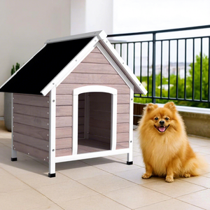 บ้านสุนัขไม้คลาสสิก หลังคาป้องกันน้ำ สำหรับสัตว์เลี้ยงกลางแจ้ง สำหรับสุนัขขนาดเล็กถึงขนาดกลาง 72x65x83 ซม. สีเทา - Product Image 1