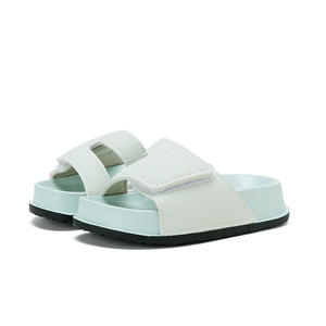 Nouvelles pantoufles d'été antidérapantes pour enfants avec fermetures à scratch, design monobloc pour garçons et filles - Product Image 1