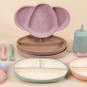 Ensemble de repas pour bébé personnalisé OEM ODM, écologique, ensemble de repas pour bébé, assiettes et bols roses, bavoir, ensemble de vaisselle en silicone pour bébé - Product Image 2
