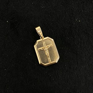 HUIYUE Atacado: Colar Masculino de Luxo Banhado a Ouro 18k com Pingente de Jesus em Latão Personalizado – Oferta Imperdível - Product Image 1