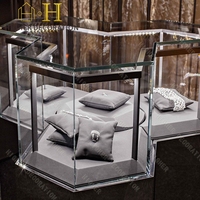 Comptoir de bijouterie haut de gamme pour boutique de diamants, design de magasin de bijoux, mobilier de bijouterie