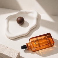 Flacon de parfum rectangulaire de luxe en verre ambré, 30 ml, 50 ml, 100 ml, avec vaporisateur fin et bouchon à bille en bois, faible MOQ, vente en gros