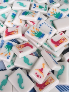 Juego de Mahjong Americano Moderno de Estilo Sureño en Acrílico, Fichas Personalizadas de 1.5 Pulgadas |   Juego de Mesa Plegable de Lujo de 160 Piezas, Regalo Portátil - Product Image 2