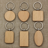 Porte-clés carré en bois de hêtre écologique personnalisable avec logo gravé au laser, cadeau idéal pour les événements professionnels