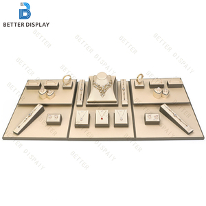 Ensemble de présentoirs à bijoux haut de gamme couleur or champagne pour comptoir, pour boutique de bijouterie - Product Image 1