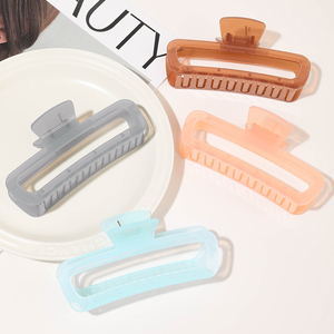 Pinces à <span class=keywords><strong>cheveux</strong></span> carrées de couleur neutre mate 13cm pinces à <span class=keywords><strong>cheveux</strong></span> <span class=keywords><strong>XXL</strong></span> pinces à <span class=keywords><strong>cheveux</strong></span> mates pour femmes <span class=keywords><strong>cheveux</strong></span> épais - Product Image 4