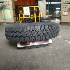 Pneu Nexen 5.00R12 LT avec 12PR, design <span class=keywords><strong>à</strong></span> bande de roulement profonde, pneu commercial haute performance pour mini-bus, idéal pour le transport rural et les transports publics - Product Image 3