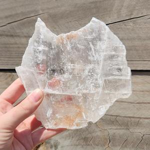 แผ่นคริสตัลเซเลไนต์ธรรมชาติขัดเงาแกะสลักคุณภาพสูงสำหรับตกแต่งบ้านขายส่งจำนวนมาก - Product Image 5