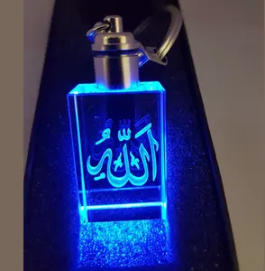 Pas cher en gros haute qualité k9 cristal islam cadeaux led carré cristal porte-clés personnalisé 3d logo cristal porte-clés