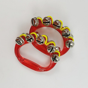 Sonajero de plástico con campanas de color rojo para niños, juguete musical, rango de edad de 0 a 24 meses - Product Image 1