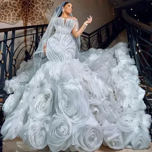 Vestido de Novia de Encaje de Alta Calidad Personalizado 2026, Estilo Vintage Elegante, Estilo Sirena Real, con Cintura Ajustada y Cola de Capilla - Product Image 1