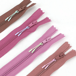 سحاب بلاستيكي، رأس سحاب، مشبك سحب، متوفر بألوان اختيارية، بنمط قابل للتخصيص، للملابس الرياضية - Product Image 6