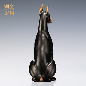 Figurine Doberman Pinscher en Cuivre et Or, Assise, Petite Taille, Faite à la Main, Décoration Artistique pour la Maison, Ornement de Salon - Product Image 4
