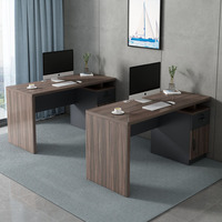 Bureau d'ordinateur moderne et minimaliste avec support de processeur et plateau à clavier Design ergonomique pour les espaces de travail Bureau d'affaires