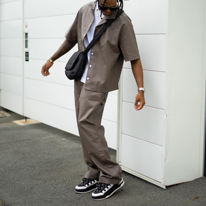 Set di <span class=keywords><strong>abbigliamento</strong></span> da <span class=keywords><strong>uomo</strong></span> di <span class=keywords><strong>tendenza</strong></span> calda estiva in maglia di nuova moda camicia Casual tinta unita e pantaloni che vendono vestiti in due pezzi - Product Image 3