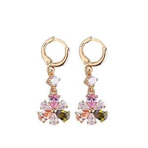Pendientes Colgantes Florales de Oro Saudí de 18K con Circones de Lujo, Novedad 2026, Joyería Antideslustre, Venta Directa de Fábrica - Product Image 1