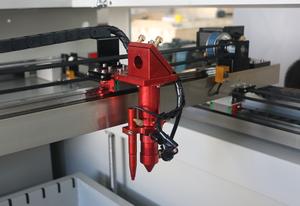 Reci 100W CO2 Laser Graveur Machine pour Bois et Pierre 3D Portique Type Ruida Control 1325x1390mm Zone 550W Refroidisseur - Product Image 4