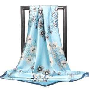 Foulard carré en soie 90 cm <span class=keywords><strong>pour</strong></span> femme, imprimé cartes nautiques, élégant, à porter en écharpe <span class=keywords><strong>dos</strong></span> <span class=keywords><strong>nu</strong></span> et comme <span class=keywords><strong>bandeau</strong></span> tendance - Product Image 6