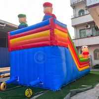 Toboggan aquatique gonflable, château gonflable avec toboggan aquatique