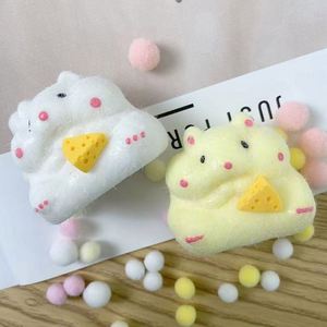 ของเล่นบีบซิลิโคนแบบยูนิเซ็กซ์ รูปหนูแฮมสเตอร์ ดีไซน์สวยงาม ระดับพรีเมียม สำหรับบรรเทาความเครียด เนื้อสัมผัสนุ่มเหมือนดินน้ำมัน บีบแล้วคืนรูปช้า - Product Image 2