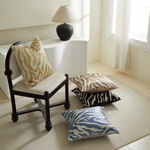 Livraison gratuite taie d'oreiller en polyester avec rayures zébrées abstraites, oreiller moderne au design de <span class=keywords><strong>jungle</strong></span> tropicale pour canapé de salon - Product Image 1