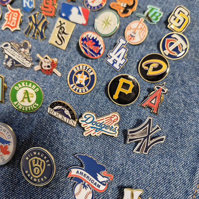 Custom Baseball Pins Soft Enamel Sports Badges Team Metal Gold Plated Sports Baseball League Team Hat Enamel Pins Badge