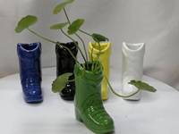 Petit vase en céramique en forme de botte de cowboy pour la décoration de la maison ou du bureau
