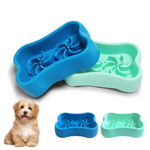Tapis à lécher en silicone personnalisé en forme d'os pour chiens et chats, tapis apaisant à alimentation lente avec ventouse, vente en gros OEM - Product Image 1