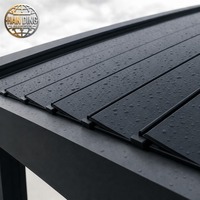 Pergola en aluminium de style chalet alpin avec finition revêtue de PVDF, capteur de pluie et de vent, fermeture automatique, garantie de 10 ans