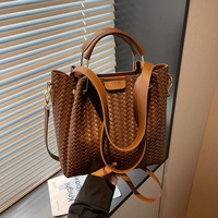 Sac fourre-tout tissé vintage pour femme, nouvelle collection automne 2025, élégant, simple, grande capacité, sac à bandoulière de luxe léger