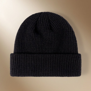 Bonnet en tricot personnalisé avec logo pour hommes et femmes, chapeau d'hiver chaud, bonnet d'extérieur pour temps froid avec broderie - Product Image 2