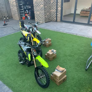 Motocicleta eléctrica todoterreno Surron Hyper Bee 5000W 50.4V con cuadro de aleación de aluminio forjado y batería de 25Ah - Product Image 4